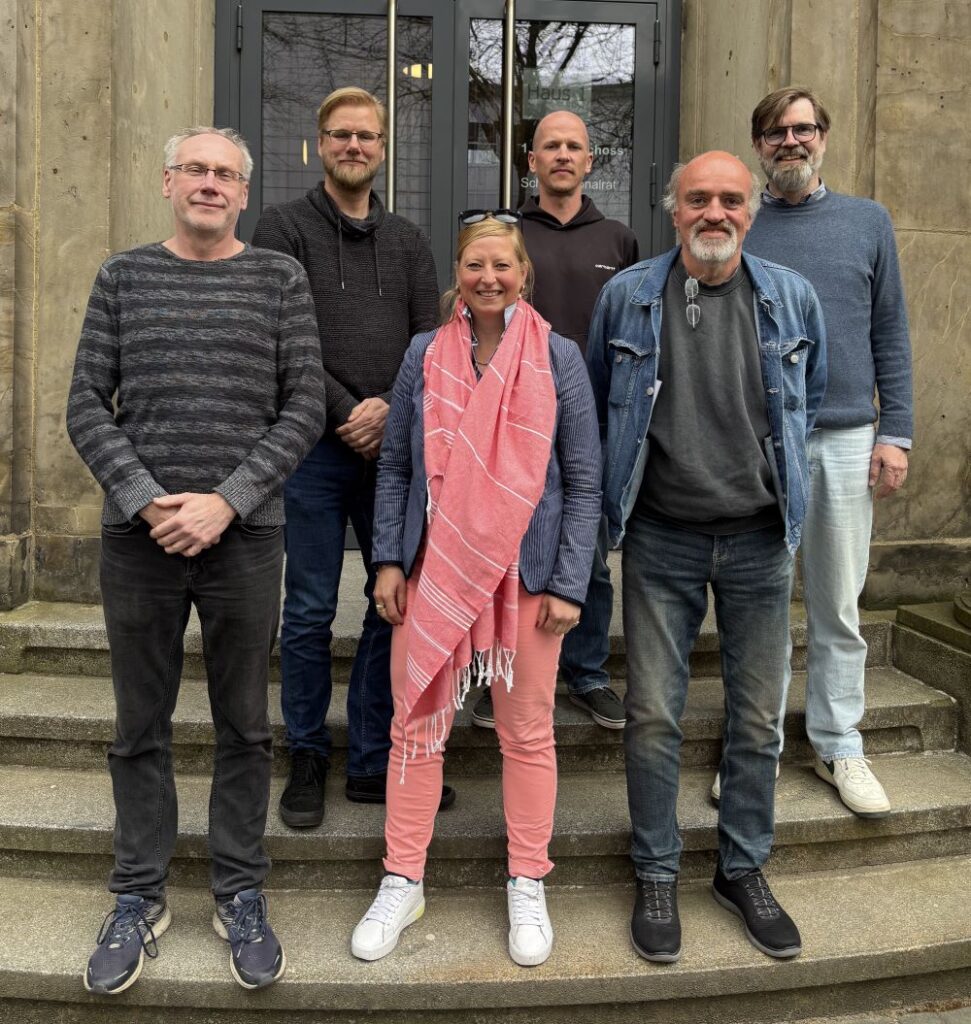 Ein Gruppenfoto des Kar-Teams.